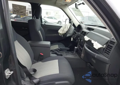 2010 Jeep Liberty Sport z USA, uszkodzony, nr VIN 1J4PN2GK0AW155675